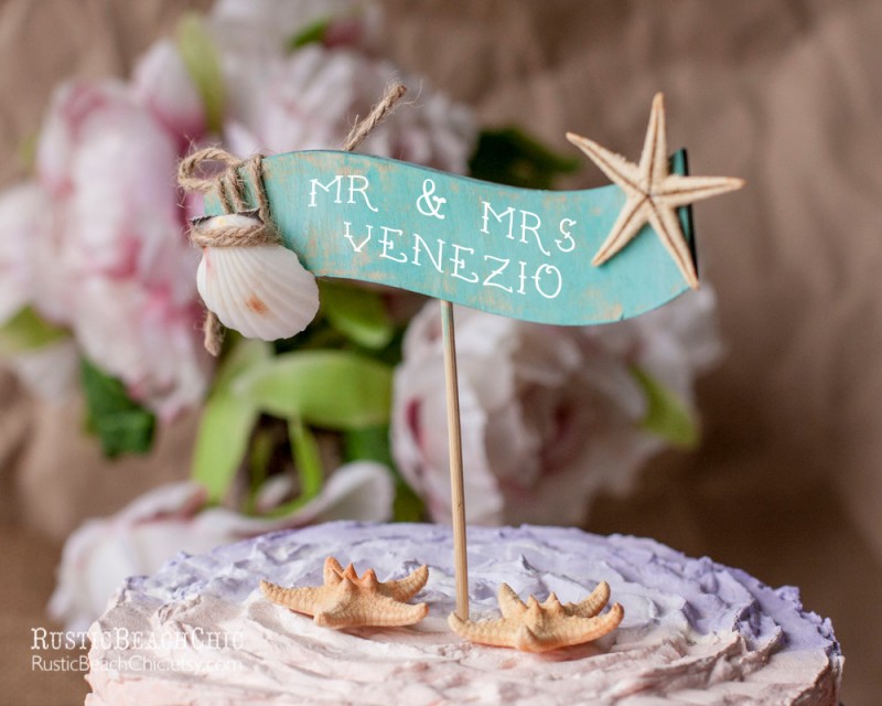 starfish cake topper | via starfish wedding ideas: https://emmalinebride.com/beach/starfish-wedding-ideas/