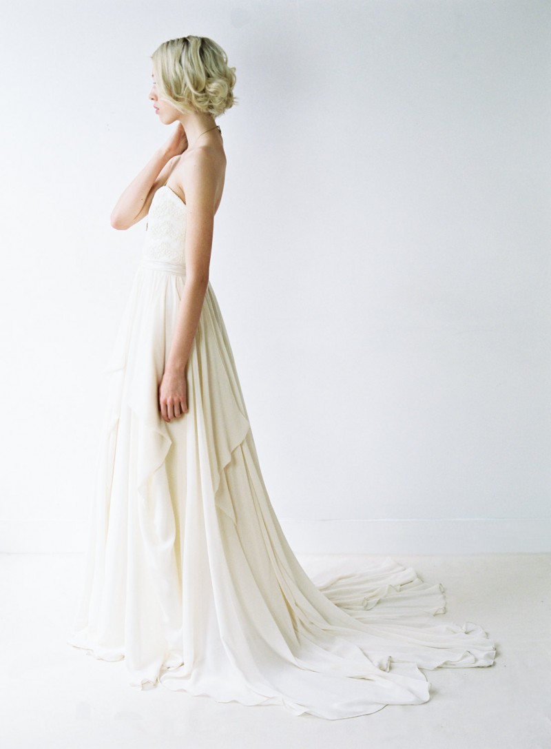 Romantic Chiffon Wedding Gown | https://emmalinebride.com/bride/romantic-chiffon-wedding-gown