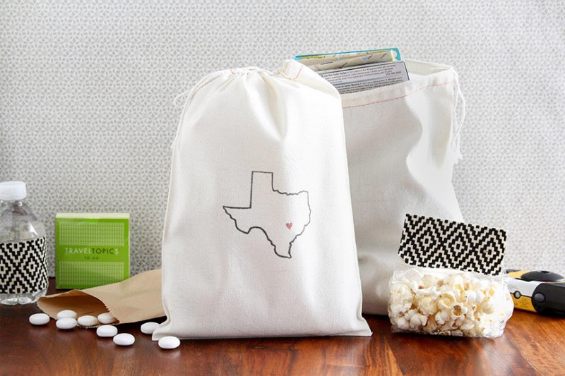 texas welcome bags via 25 State Ideas That Will Make Your Big Day More Awesome