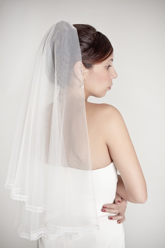 How to Wear a Veil with an Updo