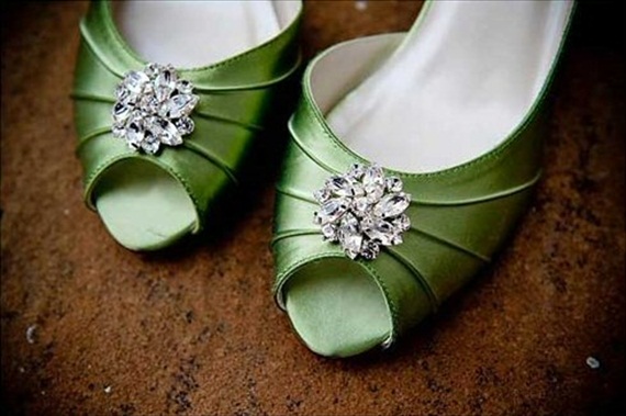 vintage brooches shoe clips