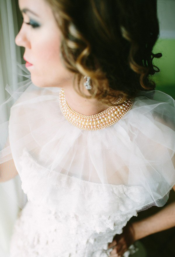 vintage wedding accessory ideas - bridal capelet