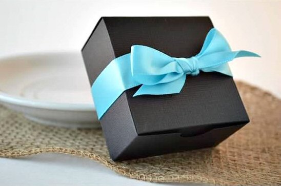 wedding favor boxes - black box with blue ribbon (by sosia to go)