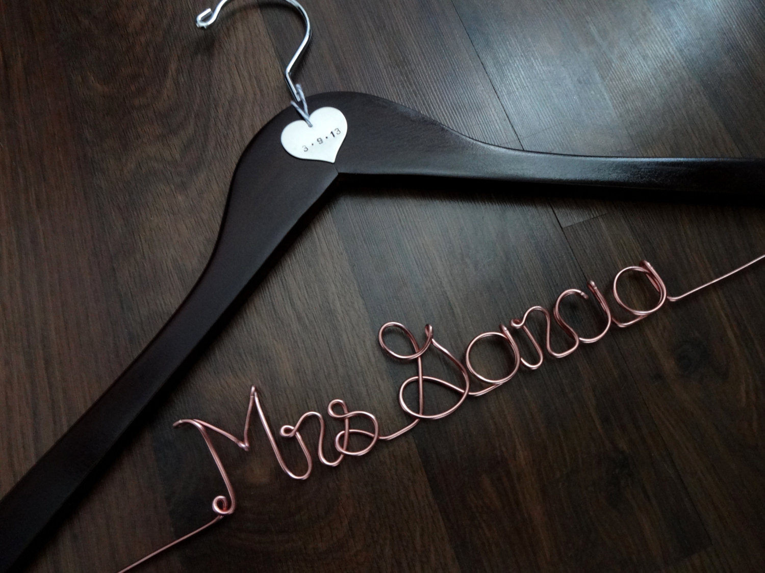 wedding-hanger-with-name-and-date-charm