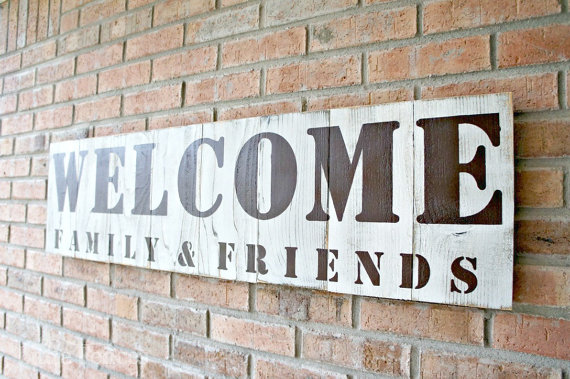 welcome family and friends by little fences | signs entrance weddings | https://emmalinebride.com/decor/signs-entrance-weddings/