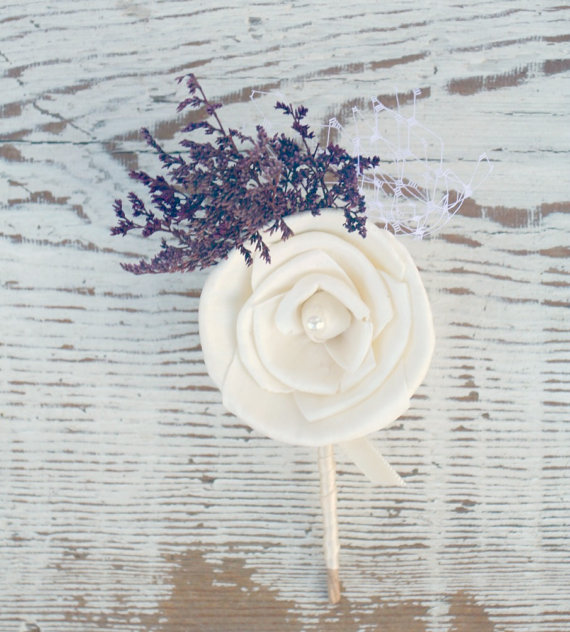 wildflower boutonniere | via What Kind of Boutonniere to Pick (and Why) https://emmalinebride.com/groom/what-kind-of-boutonniere/