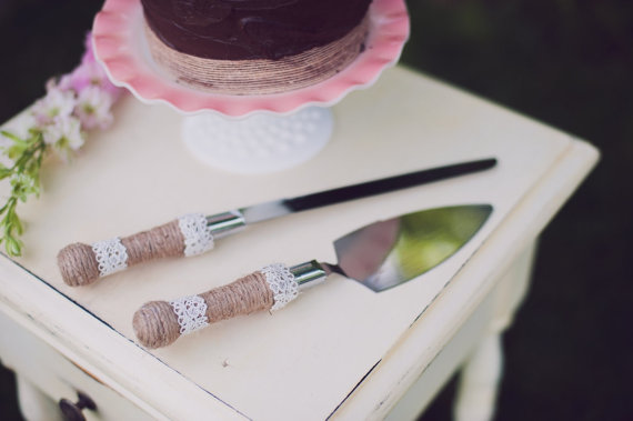 8 Fresh Rustic Wedding Decor Ideas - burlap and lace cake server set (by PNZ Designs, photo: Melania Marta Photography)